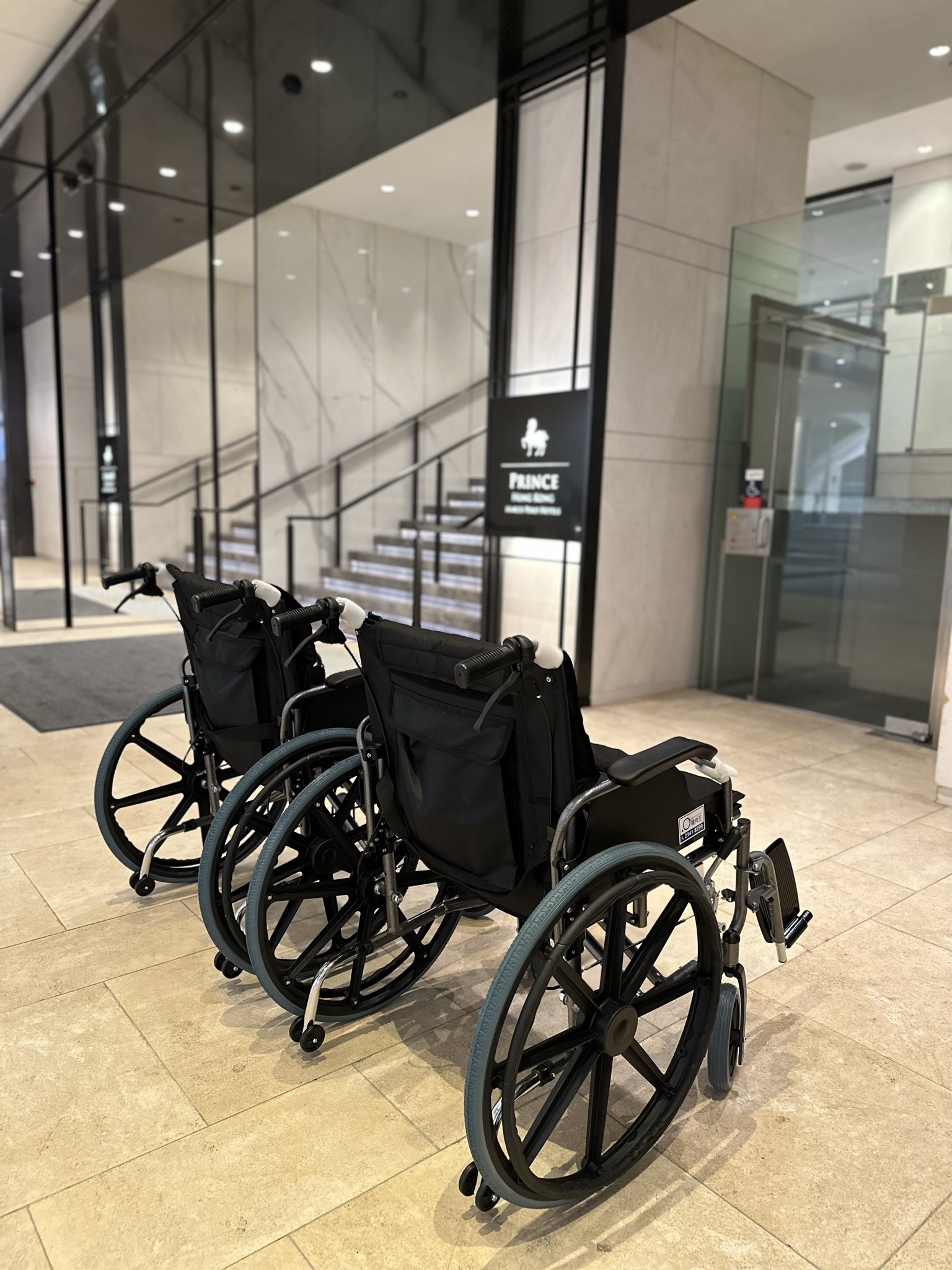 五星級酒店採用超重人士輪椅